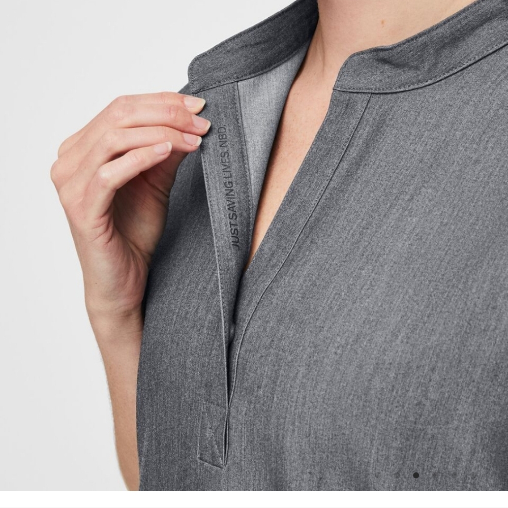 FIGS Medical Uniform for women scrub top M US, COLOR Graphite 3 pockets. - Picture 8 of 13